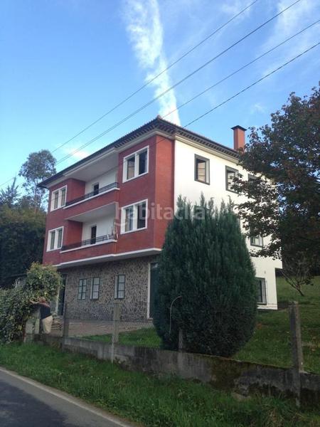 Foto f0f4c304-f25a-4e4b-8472-e9ab457c4822. Edifici a Touro