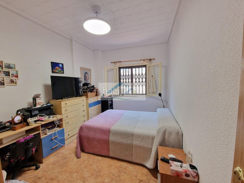 Foto dbcb19a3-bb77-4c5f-80f2-50ad298172ef. Casa amb aparcament a Gran Playa Santa Pola