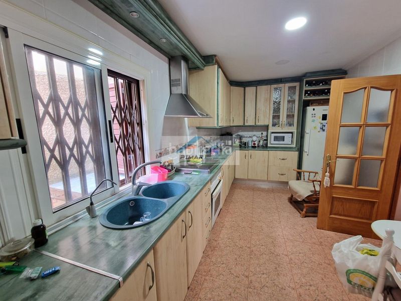Foto fda61772-b03a-4acd-a8d1-9c9a717e4780. Casa amb aparcament a Gran Playa Santa Pola