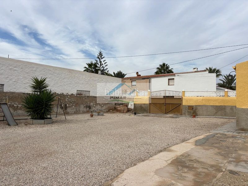 Foto f3dbc0bd-5930-4650-9d08-7a464f329a9a. Casa amb calefacció aparcament a Crevillente