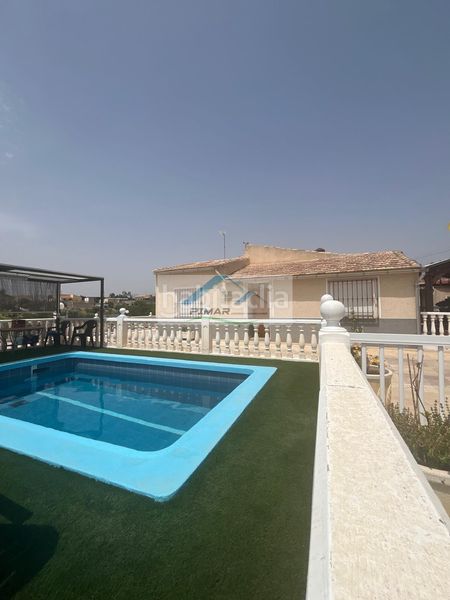 Foto 291bc0e3-8d48-49a5-8b9b-4c54a993822b. Casa amb piscina a Albatera