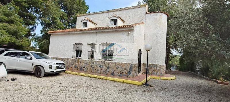 Foto 711e35d5-b24f-4e6c-8d55-54469f492bd5. Casa amb aparcament piscina a Albatera