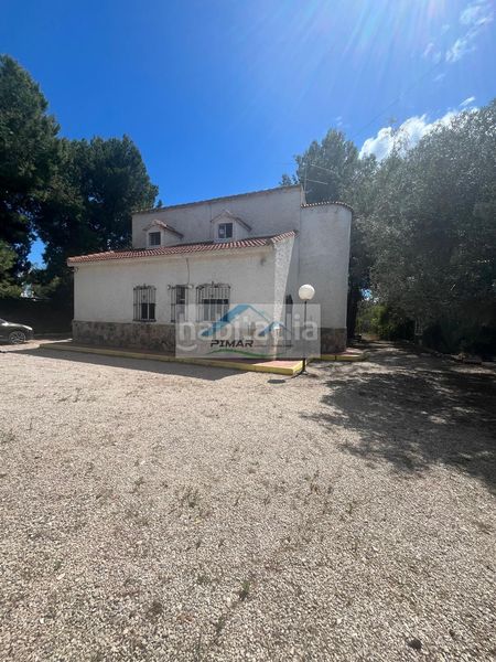 Foto e81aa17a-b2f7-4907-aefc-91e0f112f947. Casa amb aparcament piscina a Albatera