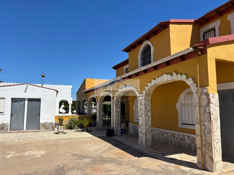 Foto 45614a6e-66f1-4cdc-9bcd-6d98f8669c15. Xalet amb calefacció aparcament piscina a Torrellano Elche / Elx