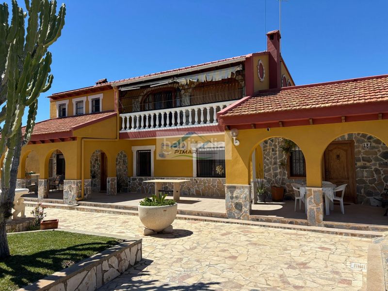 Foto 6b7f3a01-592c-49d0-85d2-dd9d703e36c3. Xalet amb calefacció aparcament piscina a Torrellano Elche / Elx