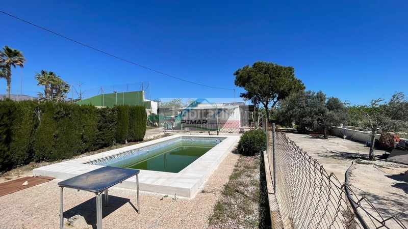 Foto d9d604bb-6ae2-4e4d-b88c-f83a0db3f414. Casa amb piscina a Albatera