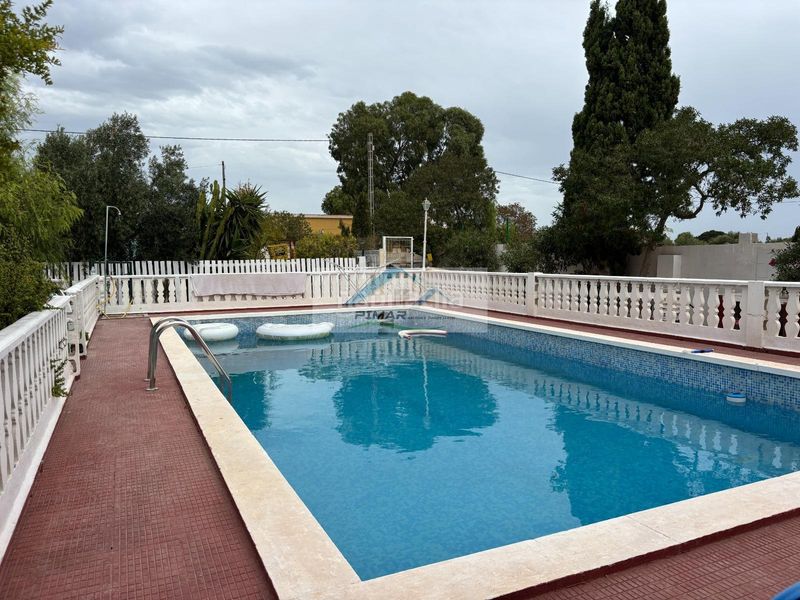 Foto a3902c9f-3e57-4d55-a6e7-78725445a5bc. Xalet amb calefacció piscina a El Altet Elche / Elx