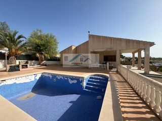 Maison en Crevillente. Albateracasa