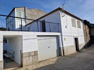 Casa  Rúa do carril. Vivienda larouco
