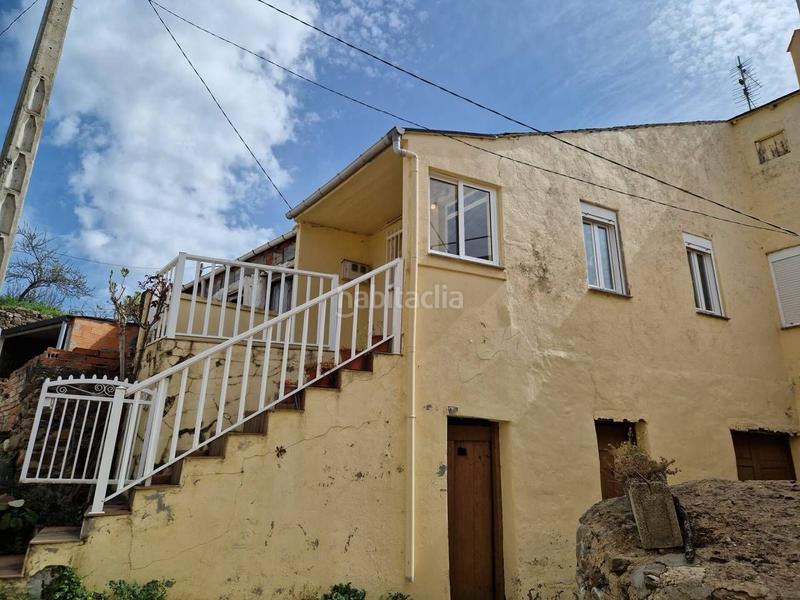 Foto 567d89c6-27c7-4daa-b51f-1d4b5ec6073a. Casa  en venta en Petín