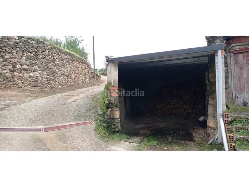 Foto ad866b57-4c58-409c-9c86-55a46bf65390. Casa  en venta en Petín