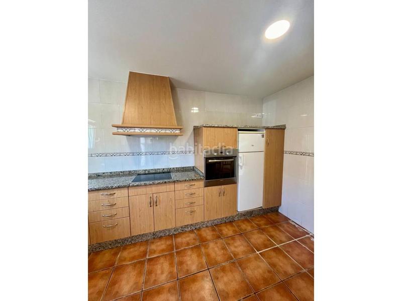 Foto 1a267529-7e76-49a5-94ff-756687b75a93. Casa con parcheggio in Sada