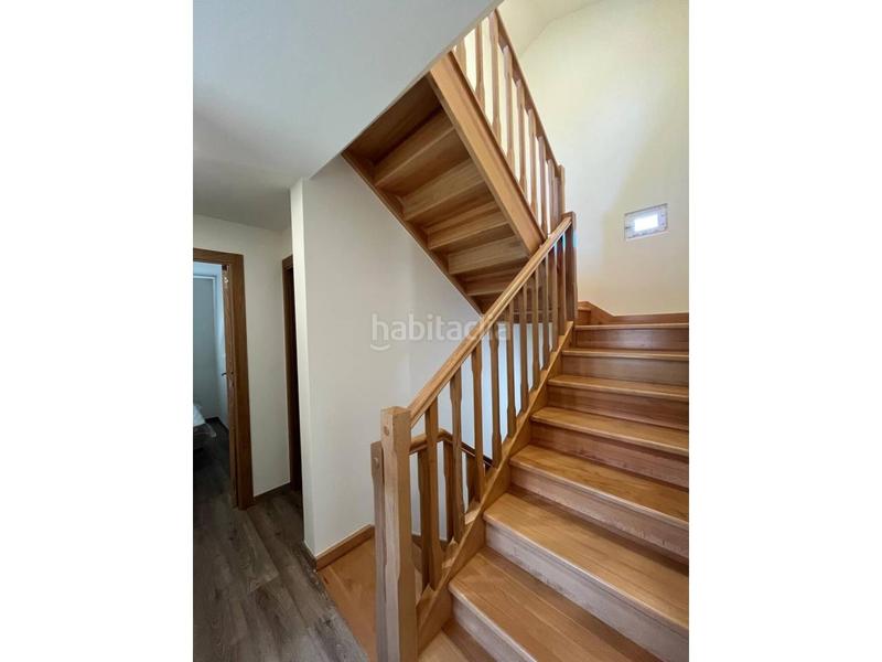 Foto f91fe18e-781c-401d-9120-ffebeabbc30c. Casa con parcheggio in Sada