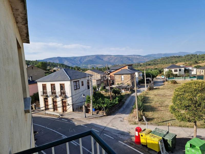 Foto d13c77ff-d242-4172-adf3-f9d71eca9d7a. Casa  en venta en Larouco