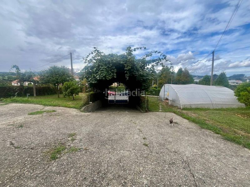 Foto a247d604-4adc-441b-bbfe-0bb8f2ae423b. Casa amb aparcament a Cambre