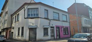 Maison à Caranza. Casa con 2 pisos y 2 locales y finquita pequeña