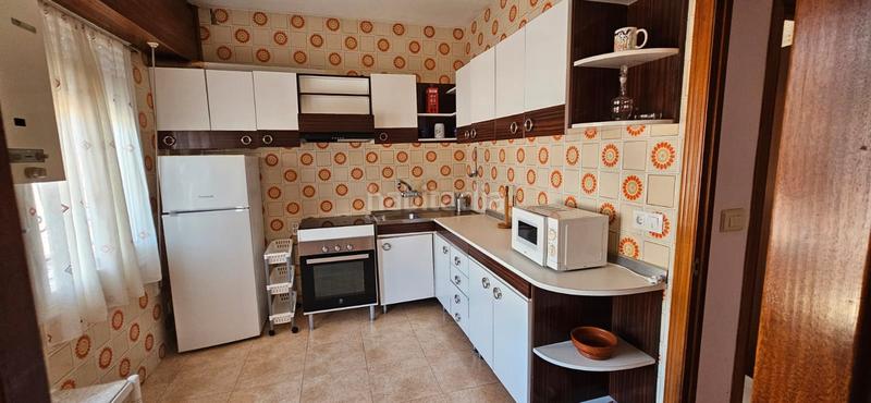 Foto bf8b2278-9dbc-4bb9-b740-52ae090a7bf0. Casa  con 2 viviendas y finca en Piñeiros - Freixeiro Narón