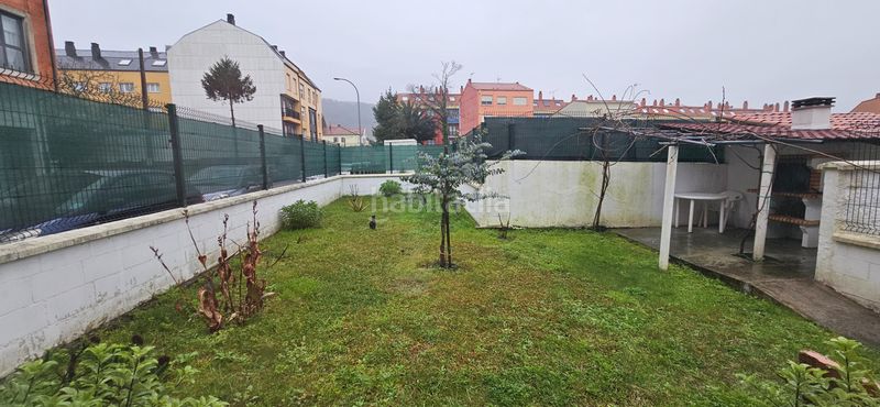 Foto 3d716e02-e979-4e85-86a3-043a1731fa31. Casa aparellada a O Feal - Xubia Narón