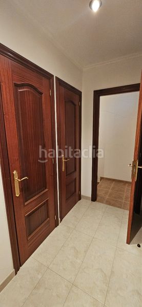 Foto 50ac44a9-0437-414b-a47b-de3cbebb80ea. Casa aparellada a O Feal - Xubia Narón