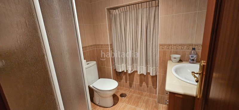 Foto 73a601f1-efc2-4349-a550-7473b3dbe08a. Casa aparellada a O Feal - Xubia Narón