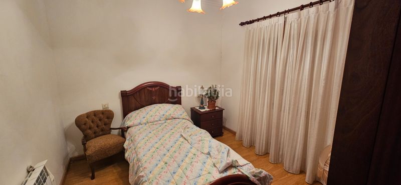 Foto 84d54221-d0df-4b24-8358-2e6dd7eec64e. Casa aparellada a O Feal - Xubia Narón