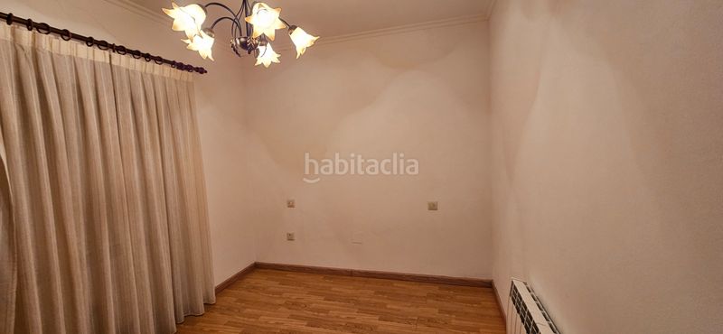 Foto b6cbe600-f561-498e-a16b-64fbbeb91f12. Casa aparellada a O Feal - Xubia Narón