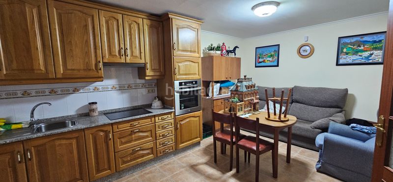 Foto e319ccd9-6c71-4c29-81b6-65317e8c6c3f. Casa aparellada a O Feal - Xubia Narón