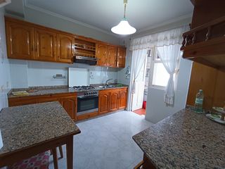 Flat in Alto del Castaño. Piso con terracita cubierta