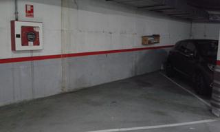 Parking voiture à Fene