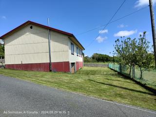 Masia a Somozas (As). Se vende chalet