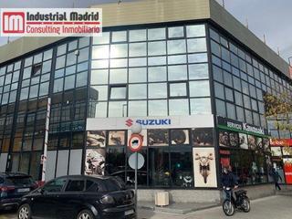 Gebäude in Estación. Edificio en venta en coslada