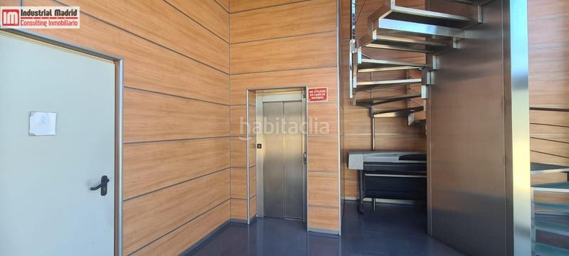 Foto 8ba2d14e-6725-4336-b28d-ece688235128. Capannone industriale in Las Castañeras - Bulevar Arroyomolinos