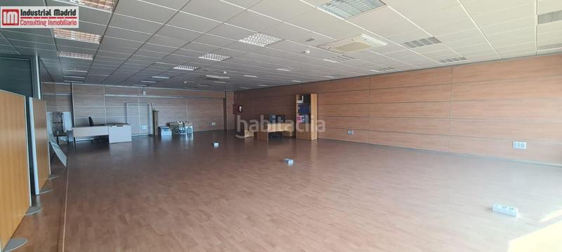 Foto b18018a0-341f-4d8f-b546-2f908d64ce9c. Capannone industriale in Las Castañeras - Bulevar Arroyomolinos