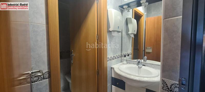 Foto cdc2786d-1dbd-4fe4-81ef-1b2b866ee382. Capannone industriale in Las Castañeras - Bulevar Arroyomolinos