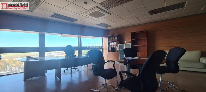 Foto d9daba32-fff2-43e7-b0cd-2f567c49d773. Capannone industriale in Las Castañeras - Bulevar Arroyomolinos