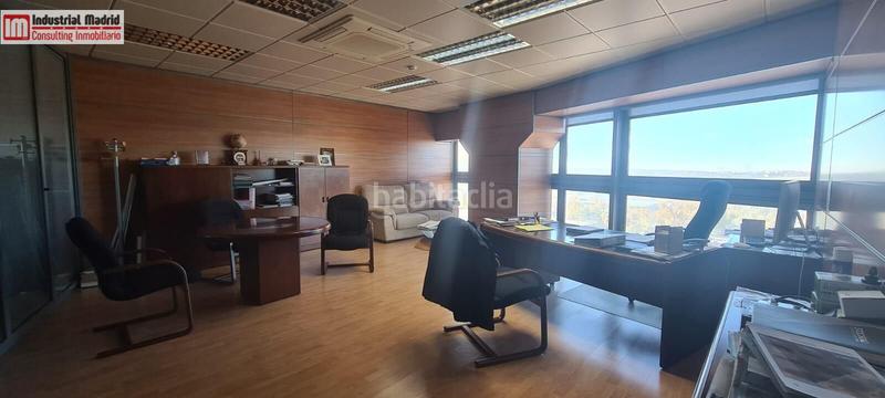 Foto e0a11b8c-8866-49c0-93bf-e2a2e6f4859d. Capannone industriale in Las Castañeras - Bulevar Arroyomolinos