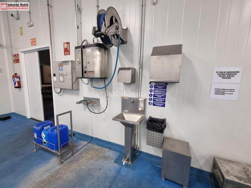 Foto 1e6aaa37-1cd5-41af-bac3-b18a3b6bca4d. Lloguer nau industrial a Arganda del Rey