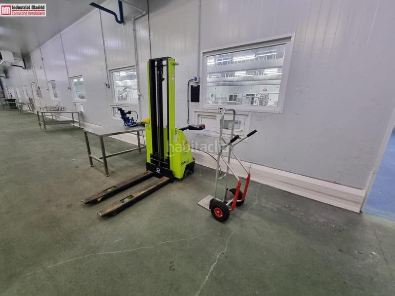 Foto 4de08a16-8040-424c-841a-68edc59140a5. Lloguer nau industrial a Arganda del Rey