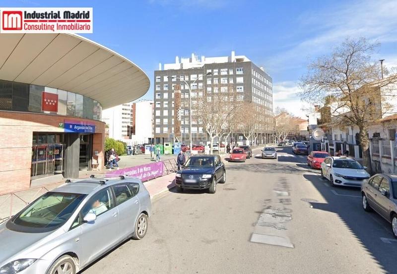 Foto 025b00b6-10d6-4d3e-bdac-1c70dc58b94f. Local comercial gran local comercial a solo unos pasos del metro de arganda. en Arganda del Rey