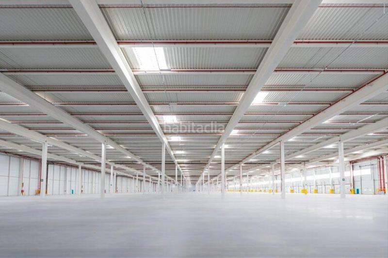 Foto ab3dd369-de69-45d5-9a66-aa58cc1b285c. Rent industrial building in La Dehesa de Moratalaz Illescas