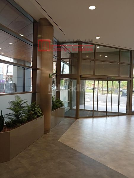 Foto bf3c971c-8a51-4836-a700-9b2354f57c3f. Alquiler edificio  exclusivo en alquiler en excelente zona en Madrid