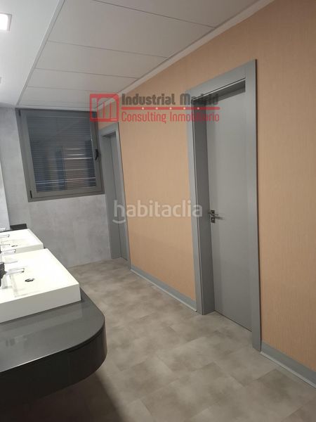 Foto 90963840-e9d4-43e1-98a9-d445ffd563de. Affitto edificio in Simancas Madrid