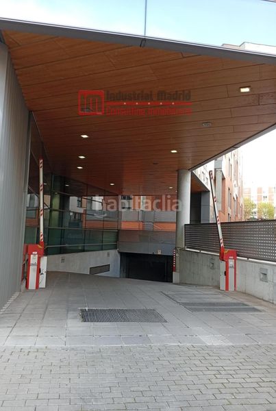 Foto c798a47b-d1fe-40dc-bb33-1020f8c98b9b. Affitto edificio in Simancas Madrid