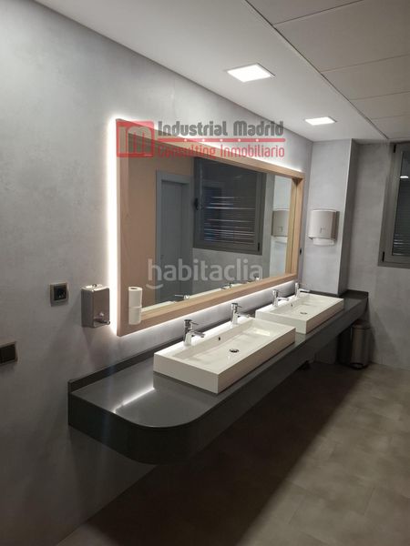 Foto f26f8584-ffb0-4d75-9e9c-493dd21833fa. Affitto edificio in Simancas Madrid