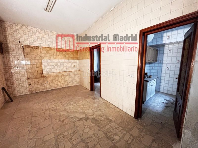 Foto ba81c875-8cf1-44bc-87ed-c72e6b32cc44. Edifici a Centro Arganda del Rey