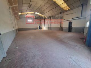 Affitto Capannone industriale in Zona Industrial. Nave industrial en alquiler en arganda del rey  200 m2  patio pr