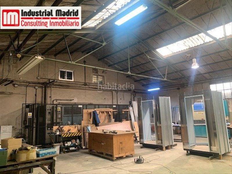 Foto 87da7e5f-ed3d-421f-8415-0047bc6df8e8. Nau industrial a Estación Coslada