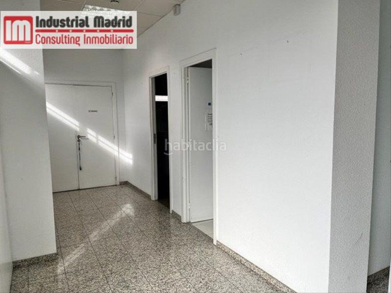 Foto 0a7a8cb1-ca76-4261-b047-18b108154576. Industrial building in Montserrat-Parque Empresarial San Fernando de Henares