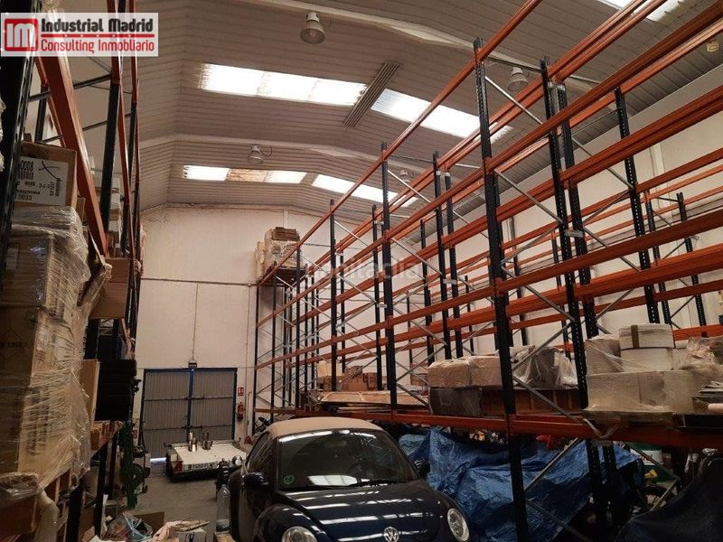 Foto a991837f-acf5-4a41-bb39-e4bf6982643a. Nau industrial a Loeches