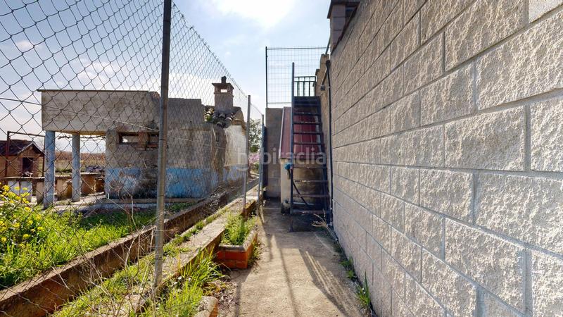 Foto d9803cec-42a5-4623-a3be-3be93de3af7e. Terreno residencial finca rústica con edificación en Carcastillo